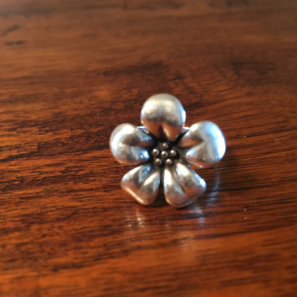 James Avery Retired Flower Ring